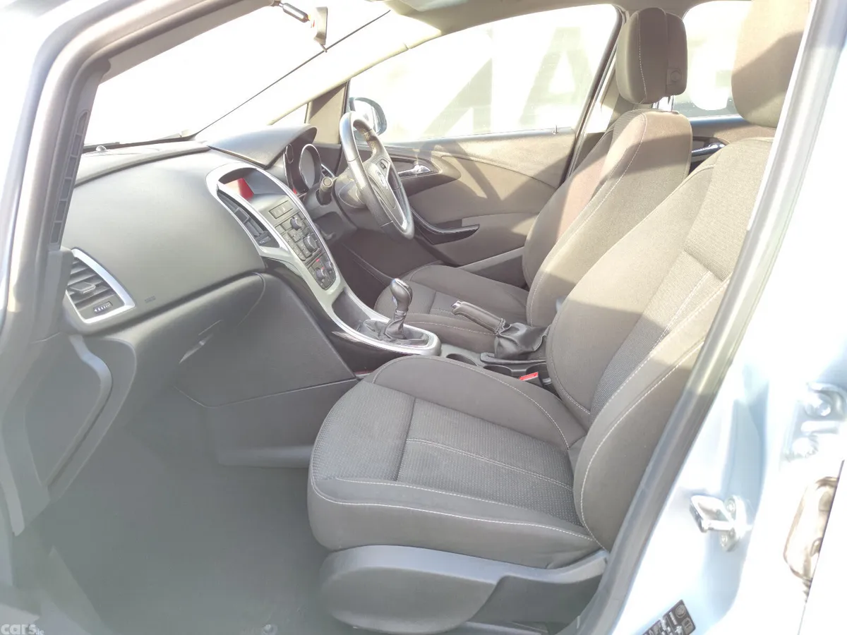 Vauxhall Astra Hatchback, Petrol, 2015, Silver