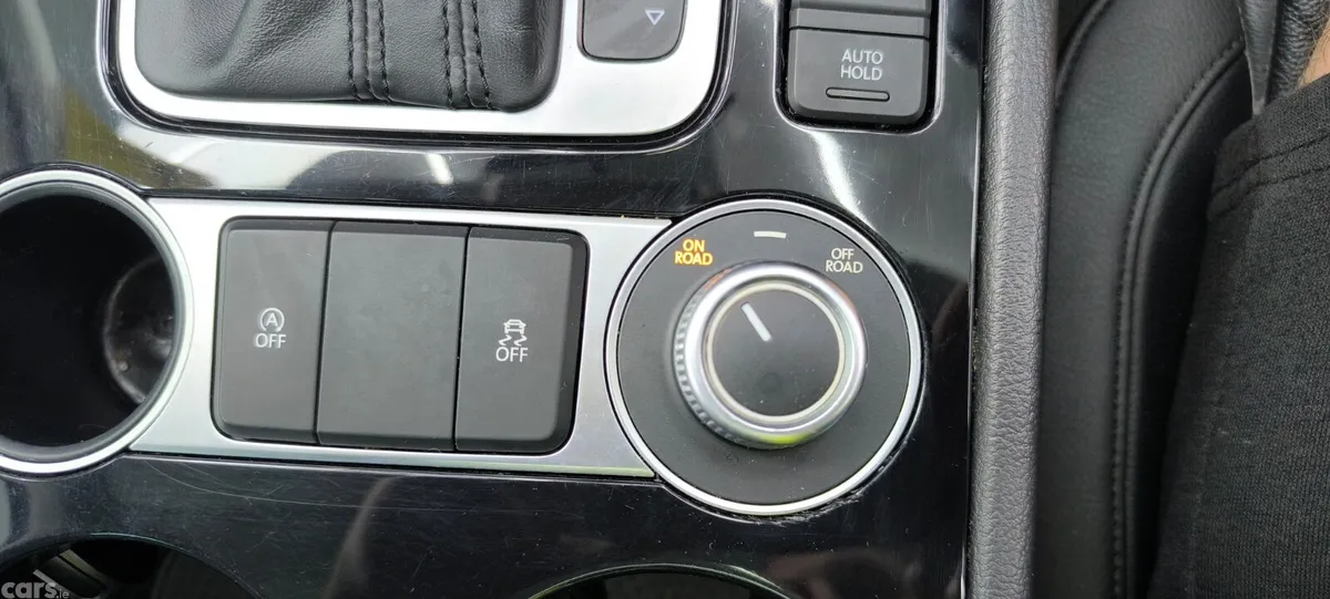 Volkswagen Touareg SUV, Diesel, 2015, White