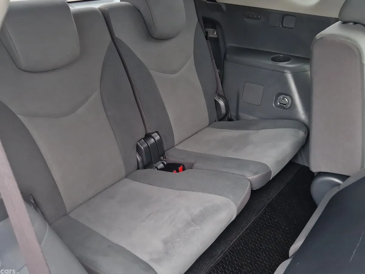 Toyota Prius MPV, Petrol Hybrid, 2013, White