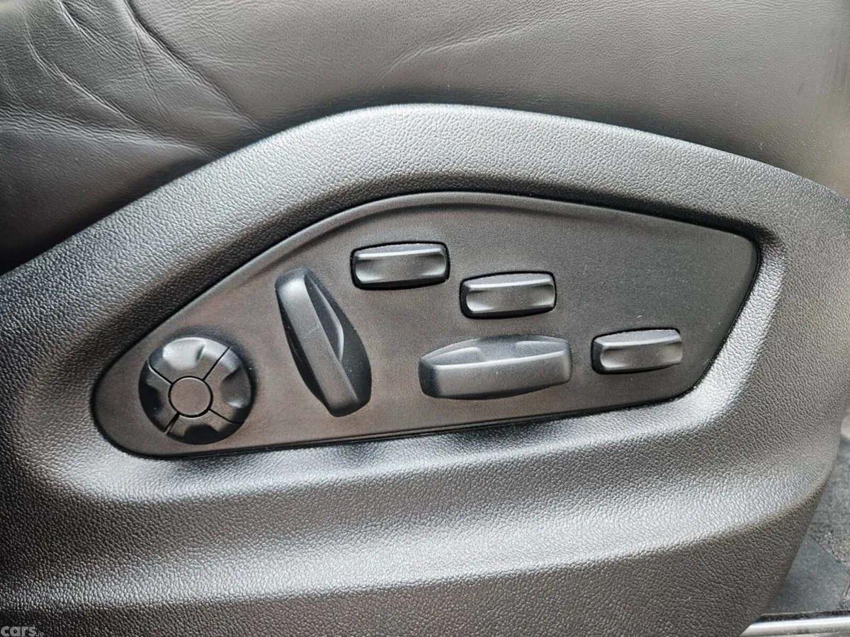 Porsche Cayenne SUV, Petrol Plug-in Hybrid, 2024, Grey