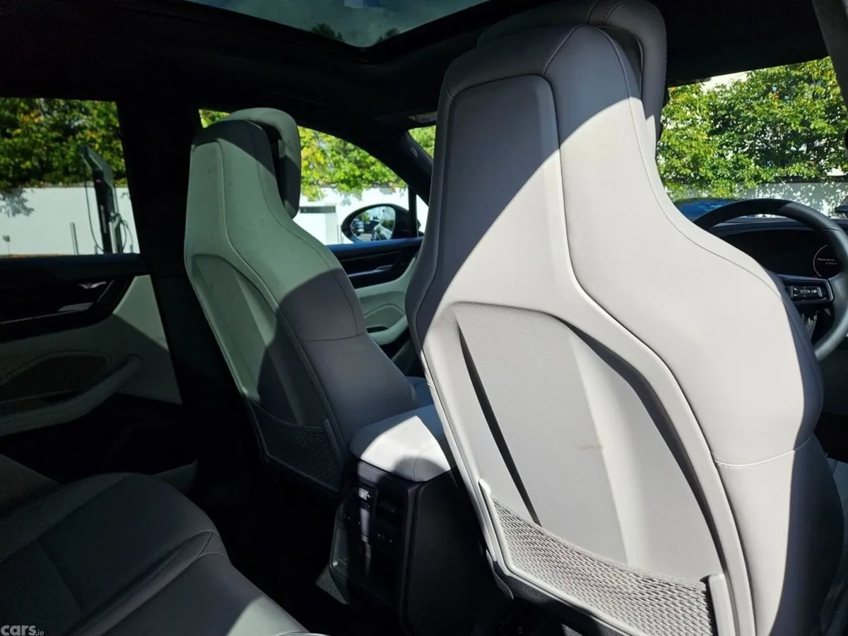 Porsche Macan SUV, Electric, 2026, Blue