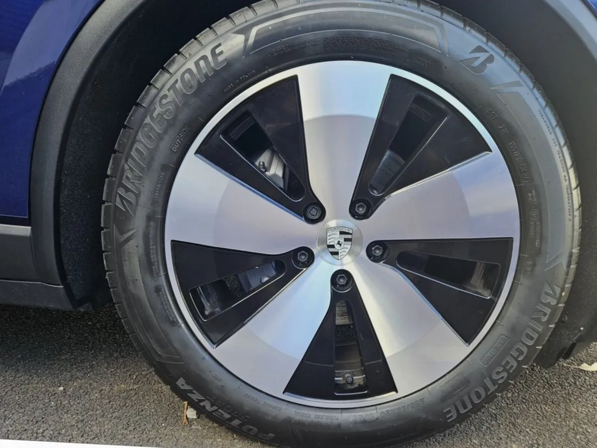 Porsche Macan SUV, Electric, 2026, Blue