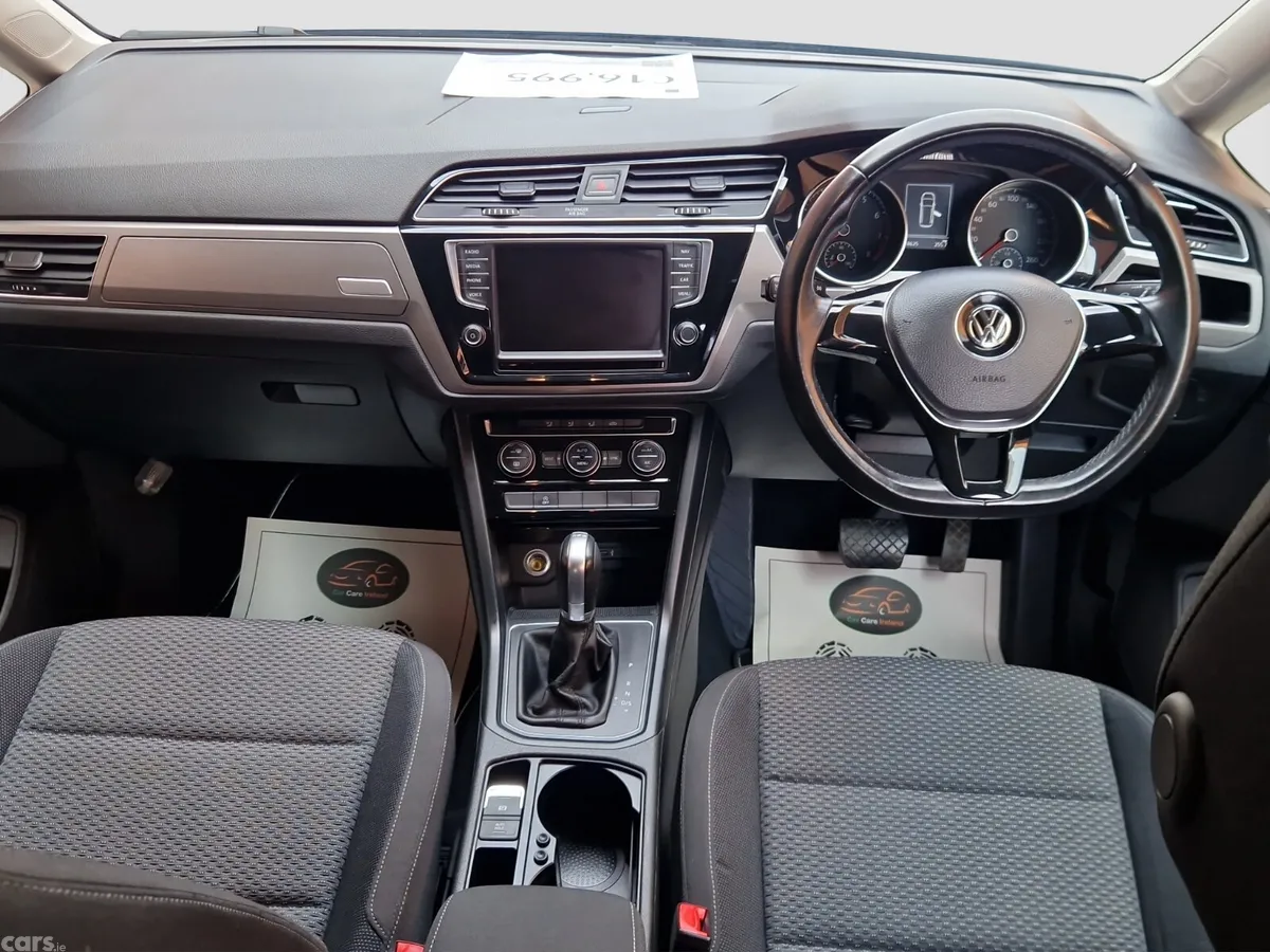 Volkswagen Touran MPV, Petrol, 2017, Blue