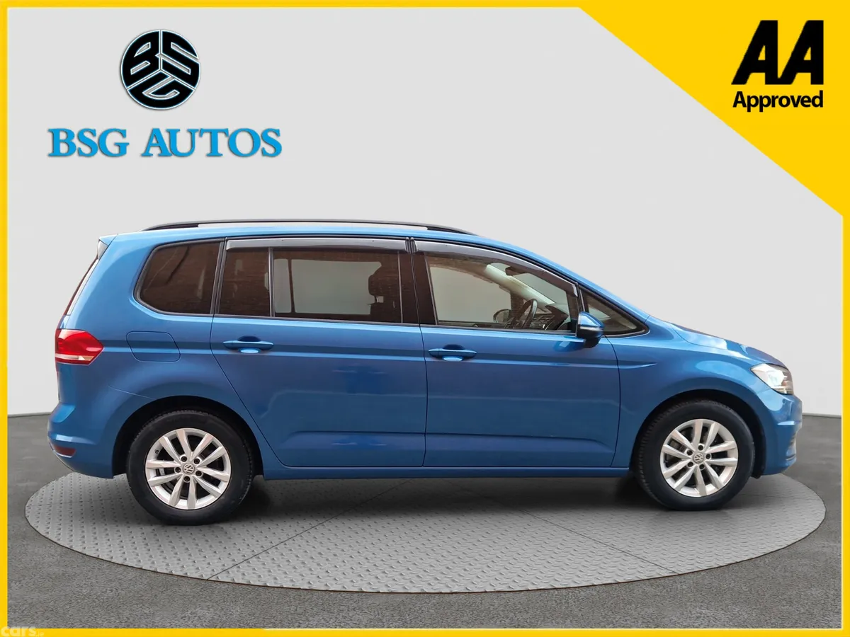 Volkswagen Touran MPV, Petrol, 2017, Blue