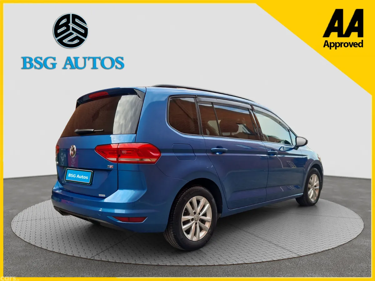 Volkswagen Touran MPV, Petrol, 2017, Blue