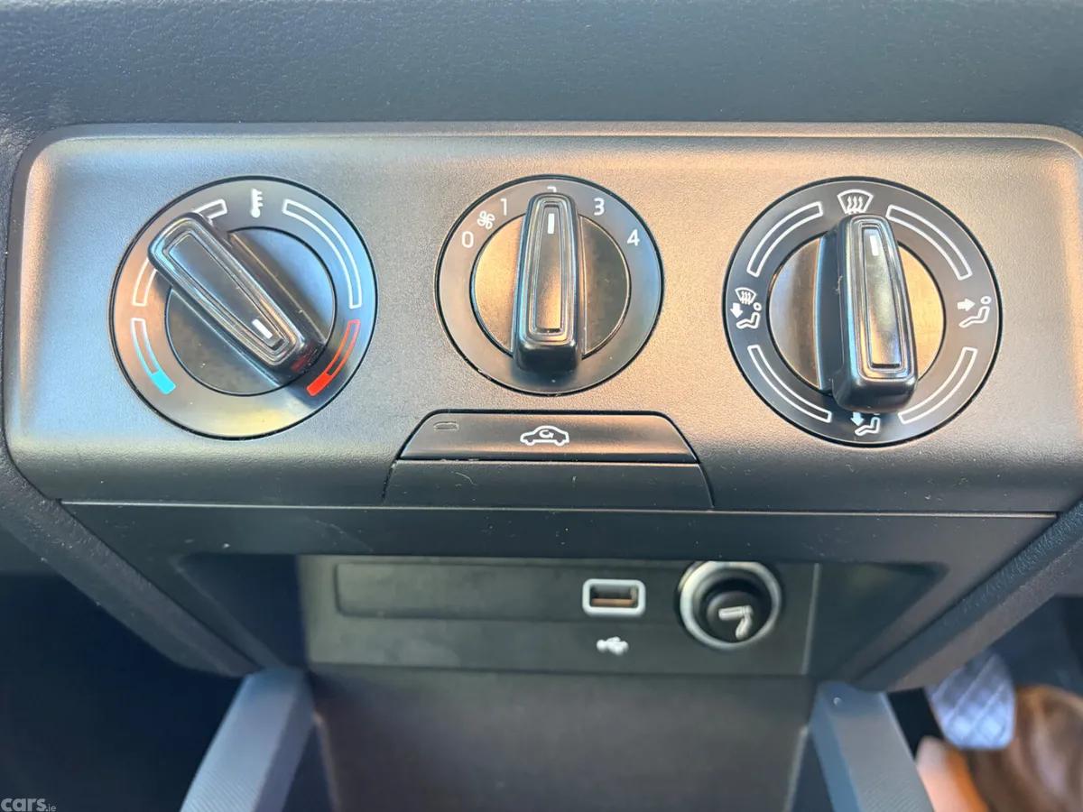 Skoda Fabia Hatchback, Petrol, 2021, Blue
