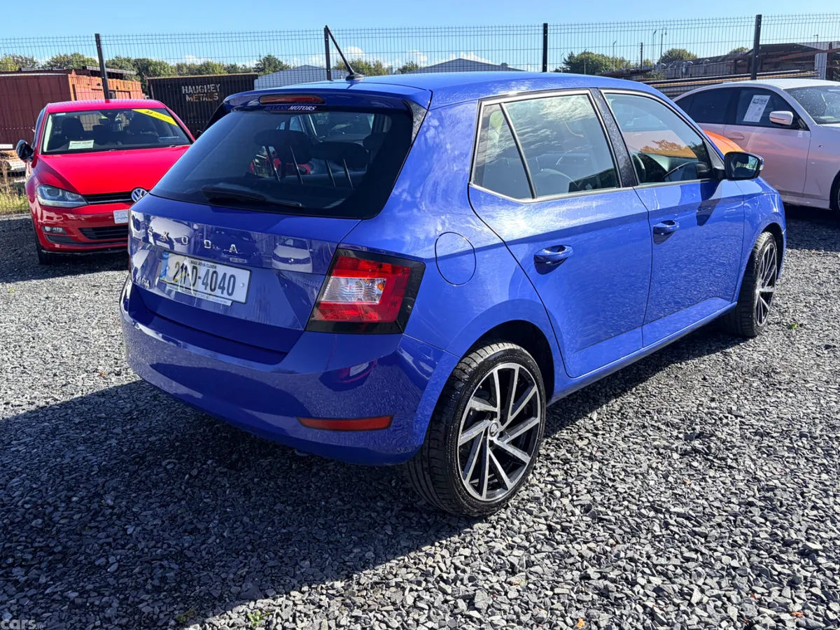Skoda Fabia Hatchback, Petrol, 2021, Blue