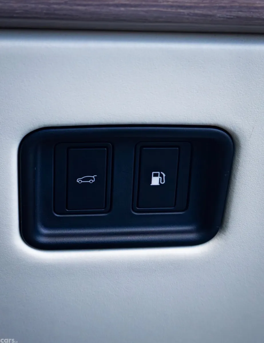 Land Rover Range Rover SUV, Petrol Hybrid, 2024, Gold