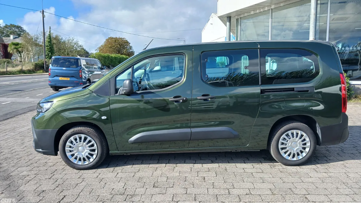 Toyota Proace MPV, Electric, 2025, Green