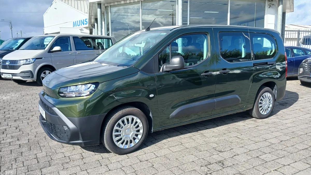 Toyota Proace MPV, Electric, 2025, Green