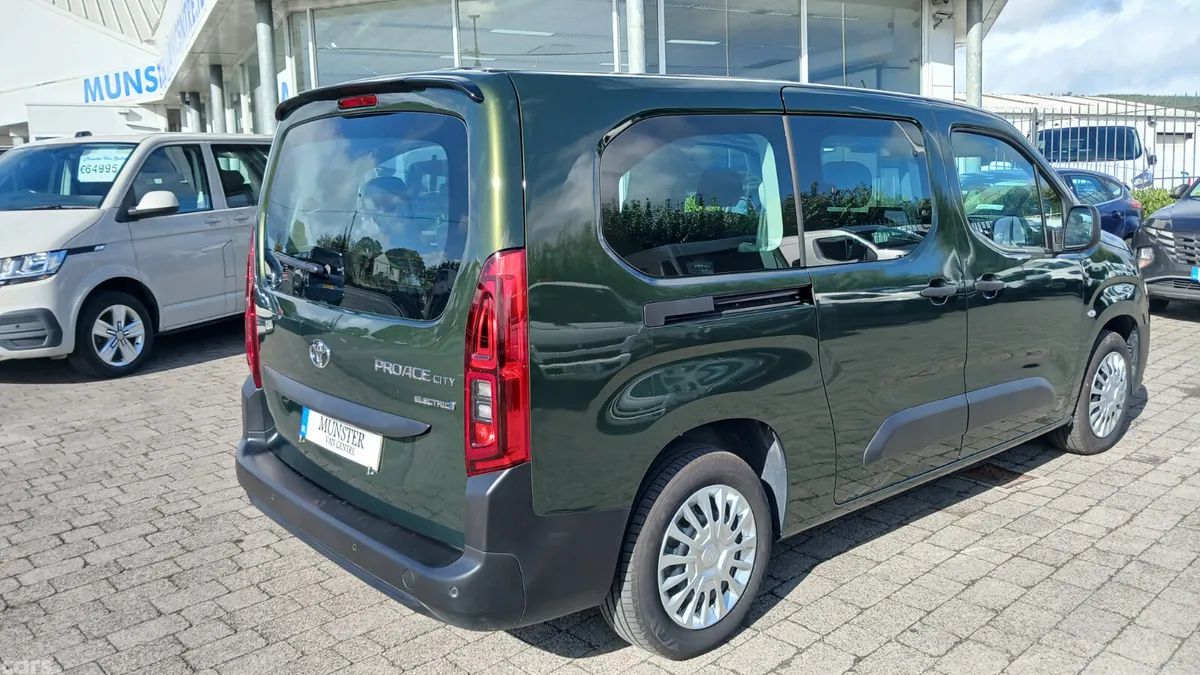 Toyota Proace MPV, Electric, 2025, Green