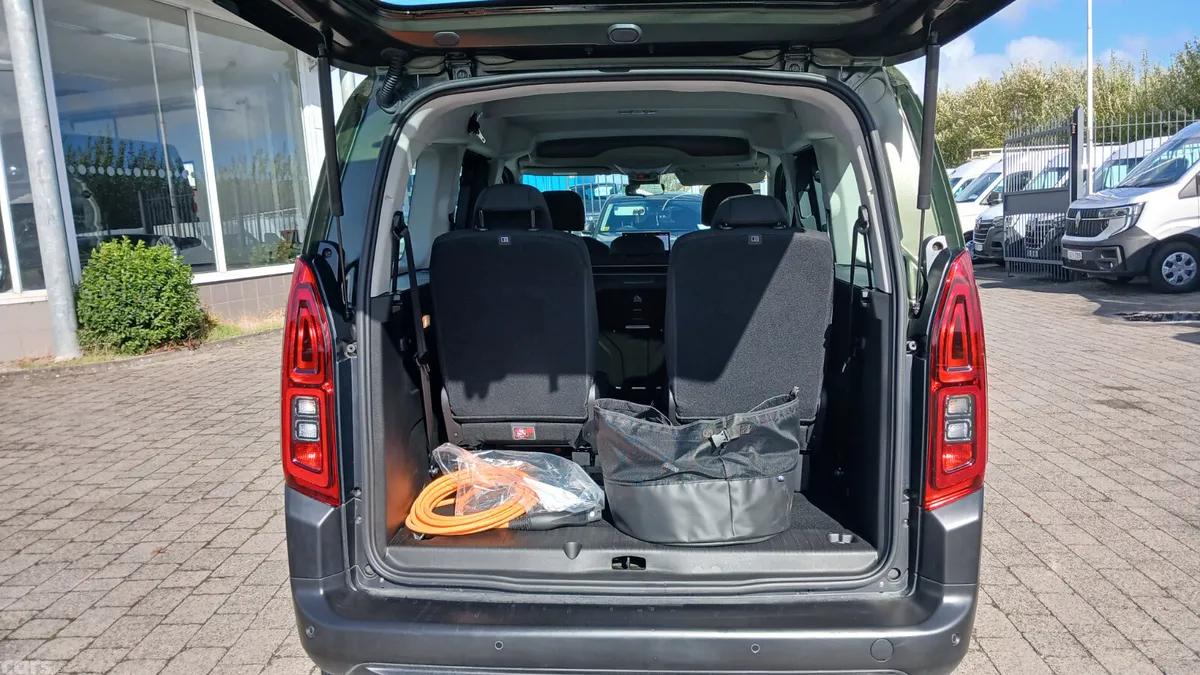 Toyota Proace MPV, Electric, 2025, Green