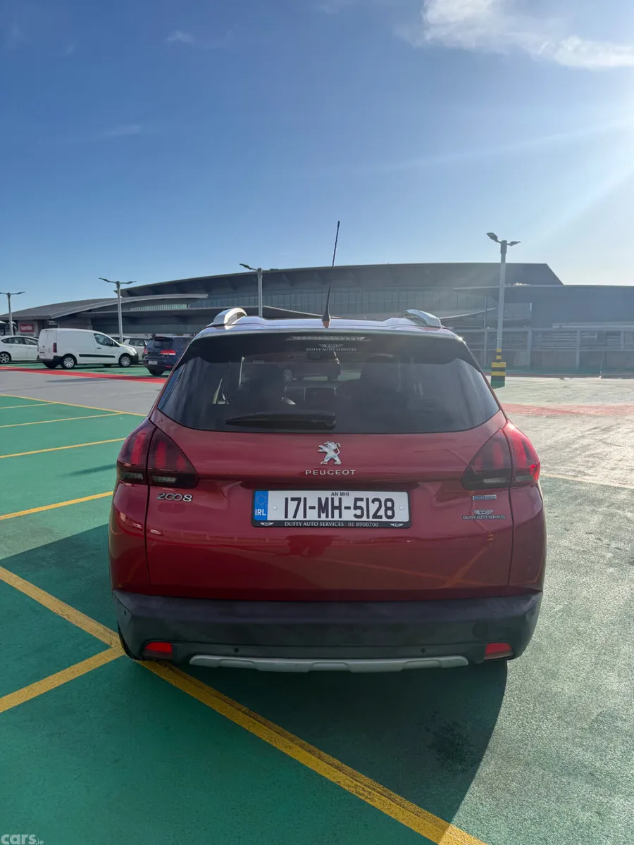 Peugeot 2008 Hatchback, Petrol, 2017, Red