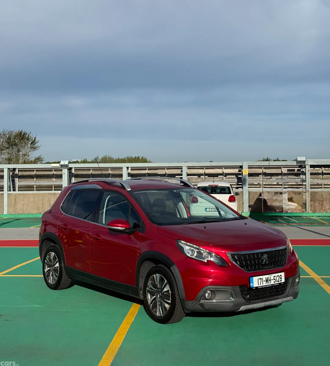 Peugeot 2008 Hatchback, Petrol, 2017, Red