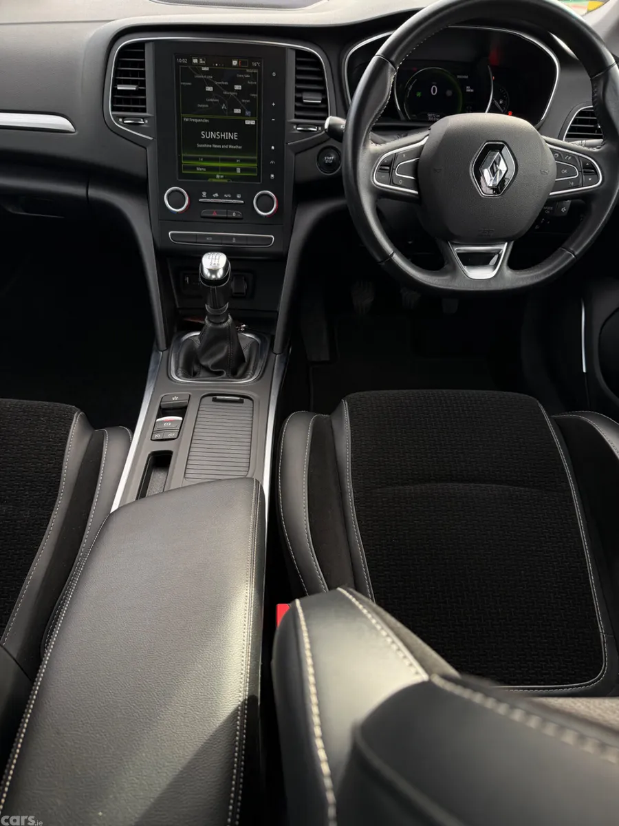 Renault Megane Saloon, Diesel, 2019, Red