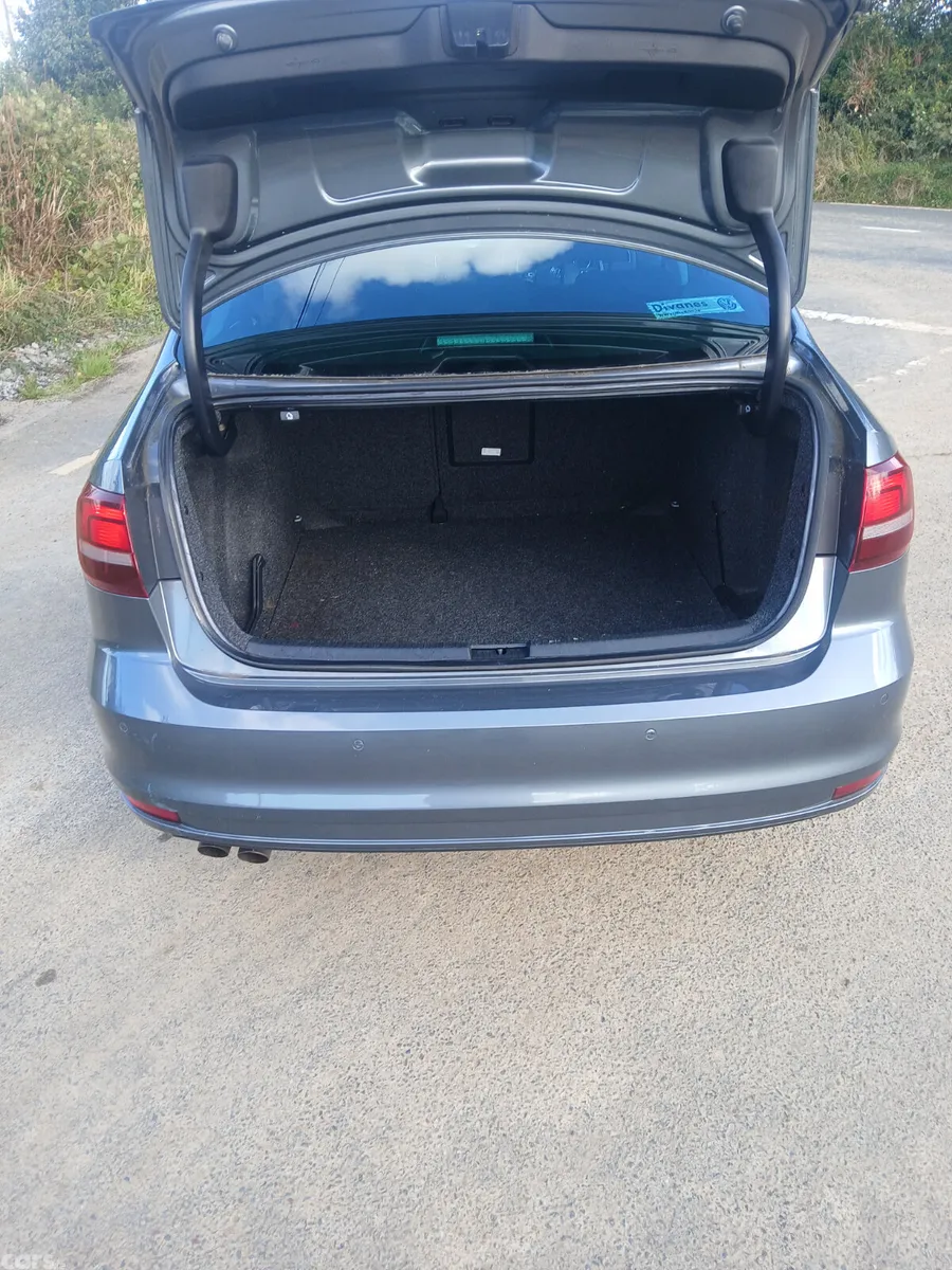 Volkswagen Jetta Saloon, Diesel, 2017, Grey
