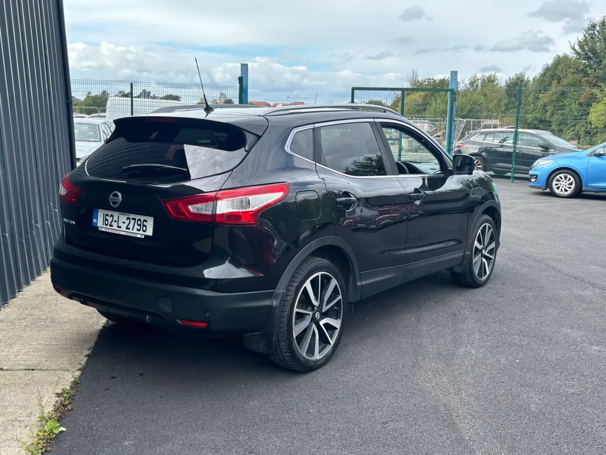 Nissan Qashqai Hatchback, Diesel, 2016, Black