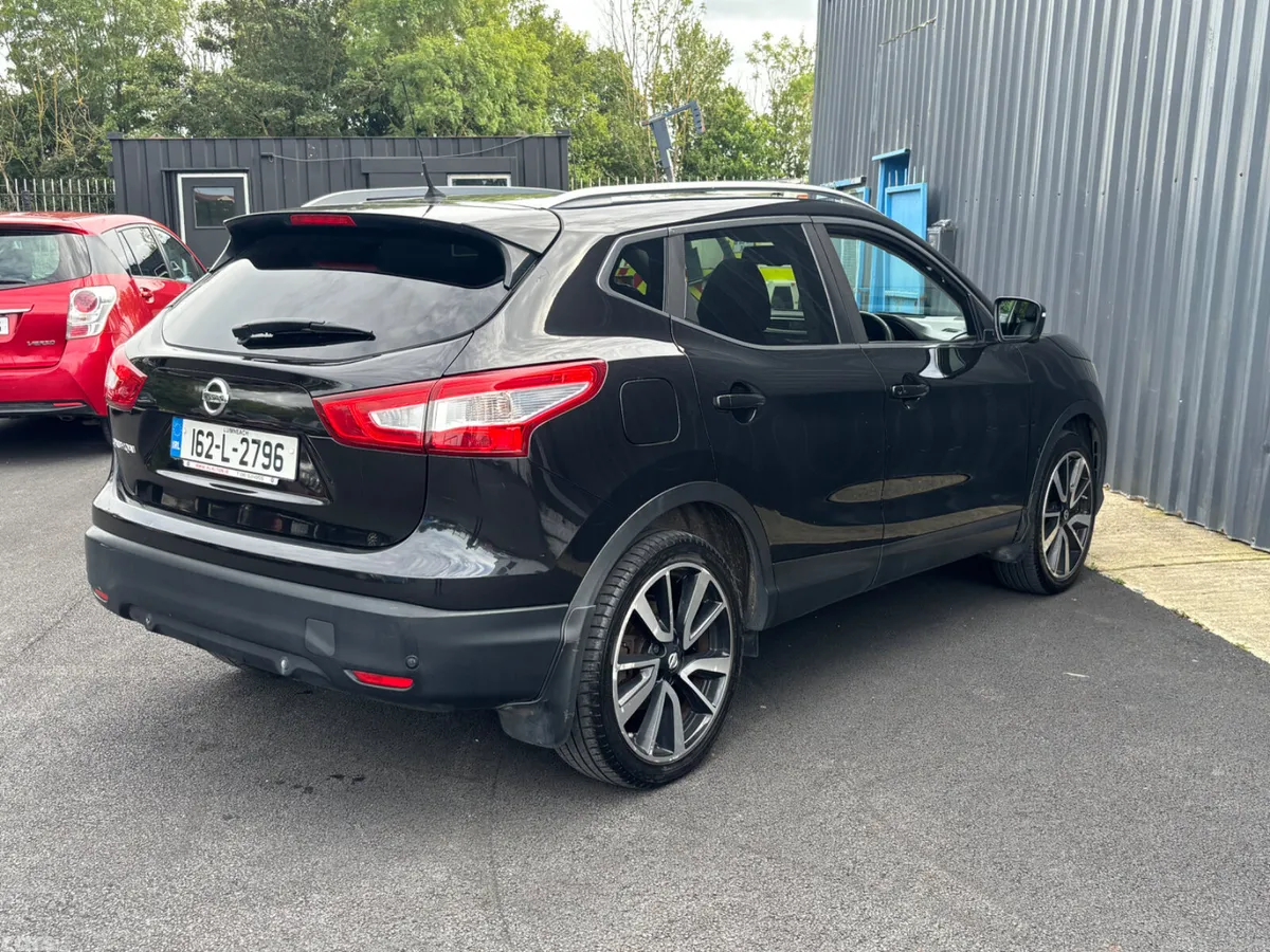 Nissan Qashqai Hatchback, Diesel, 2016, Black