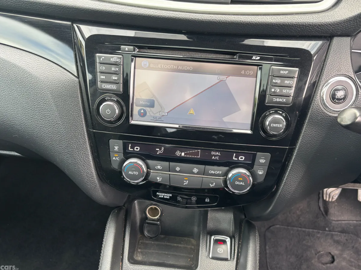 Nissan Qashqai Hatchback, Diesel, 2016, Black