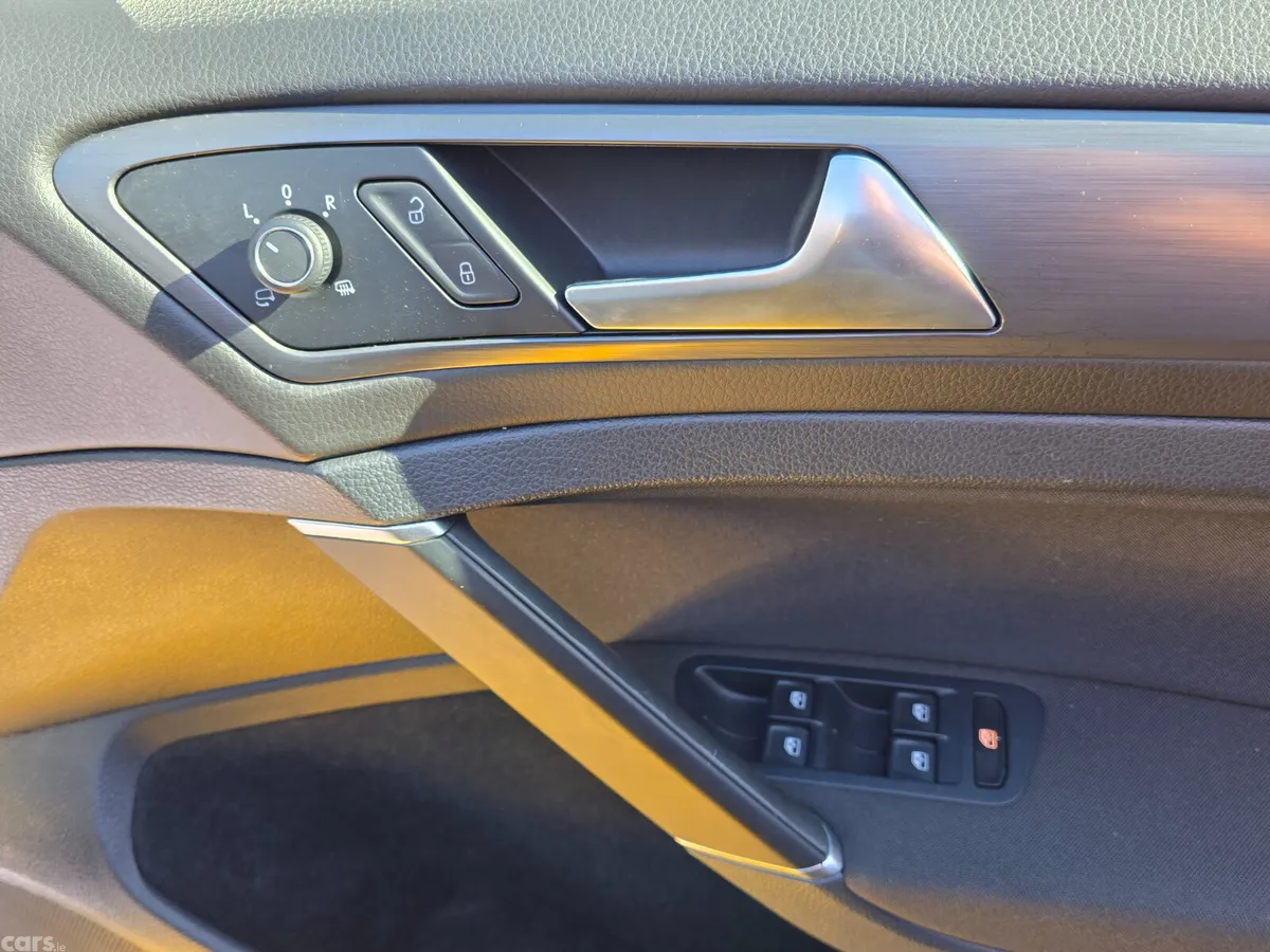 Volkswagen Golf Estate, Diesel, 2018, Yellow