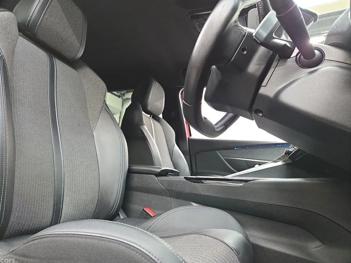 Peugeot 3008 MPV, Diesel, 2024, Red