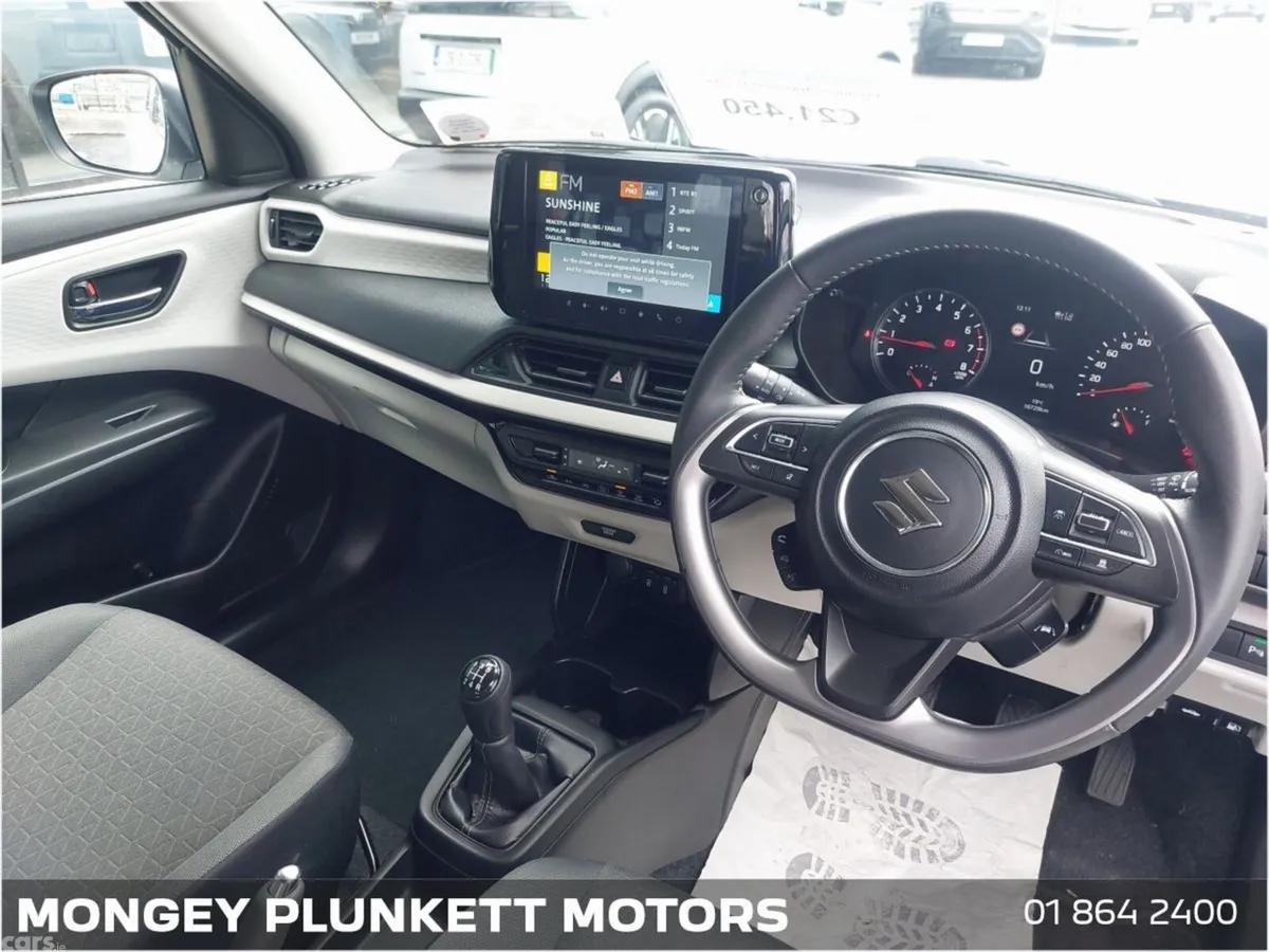 Suzuki Swift Hatchback, Petrol Hybrid, 2024, White