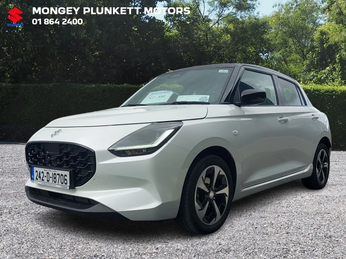 Suzuki Swift Hatchback, Petrol Hybrid, 2024, White