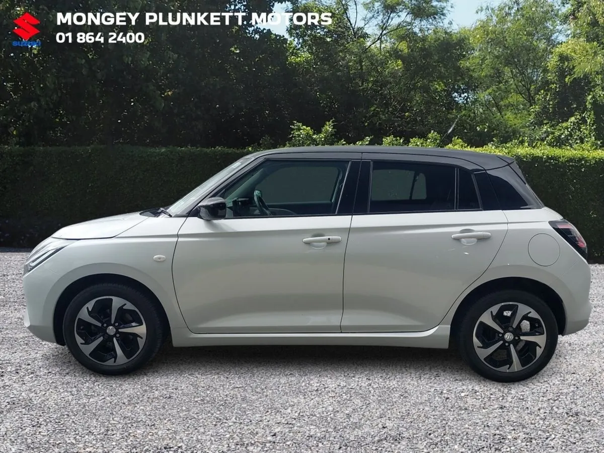 Suzuki Swift Hatchback, Petrol Hybrid, 2024, White