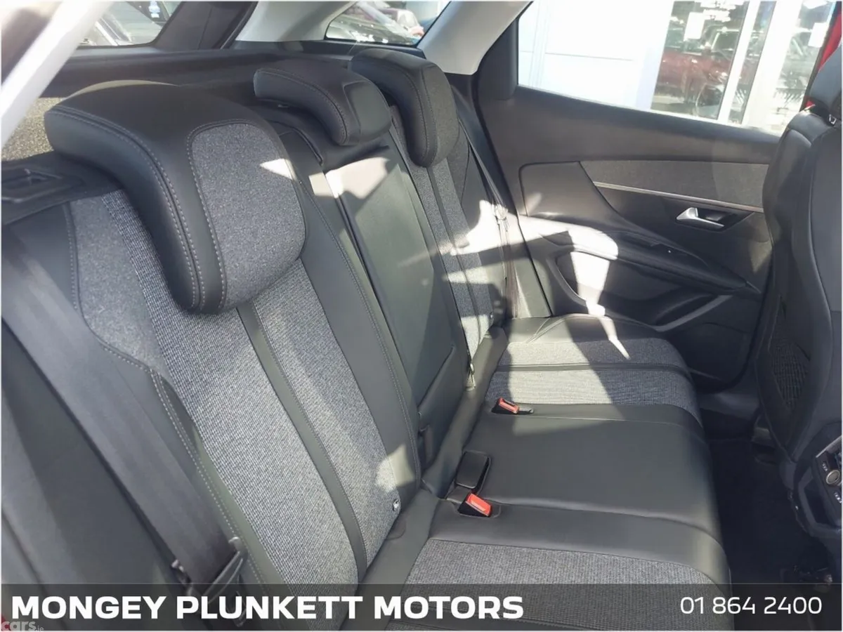 Peugeot 3008 Hatchback, Diesel, 2019, Red