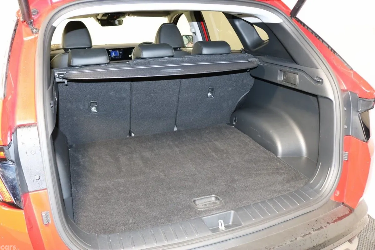 Hyundai Tucson SUV, Petrol Plug-in Hybrid, 2025, Red