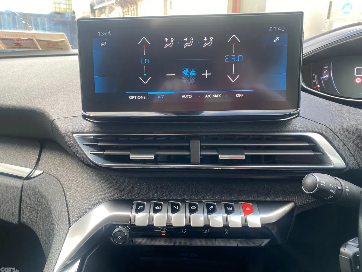 Peugeot 3008 MPV, Diesel, 2021, Red