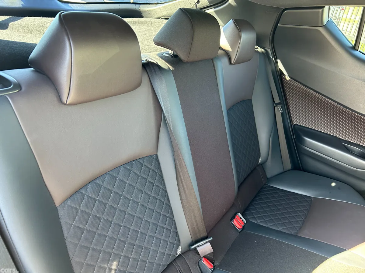 Toyota C-HR Hatchback, Petrol Hybrid, 2019, White