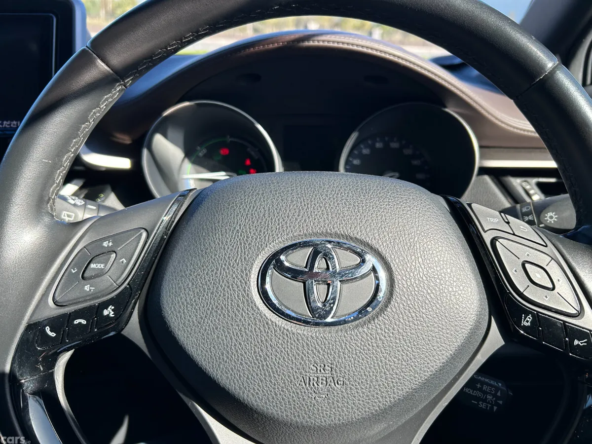 Toyota C-HR Hatchback, Petrol Hybrid, 2019, White