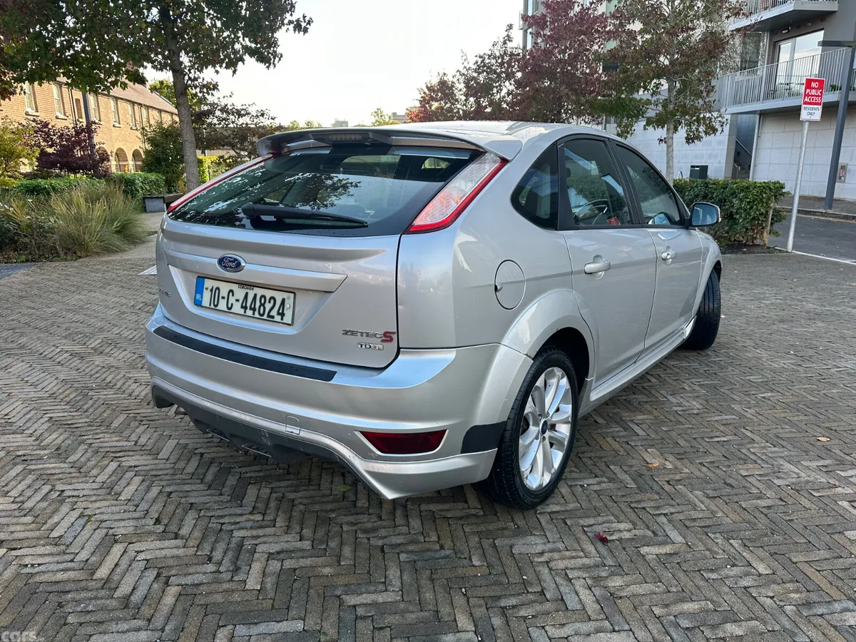 Ford Focus Hatchback, Diesel, 2010, Silver