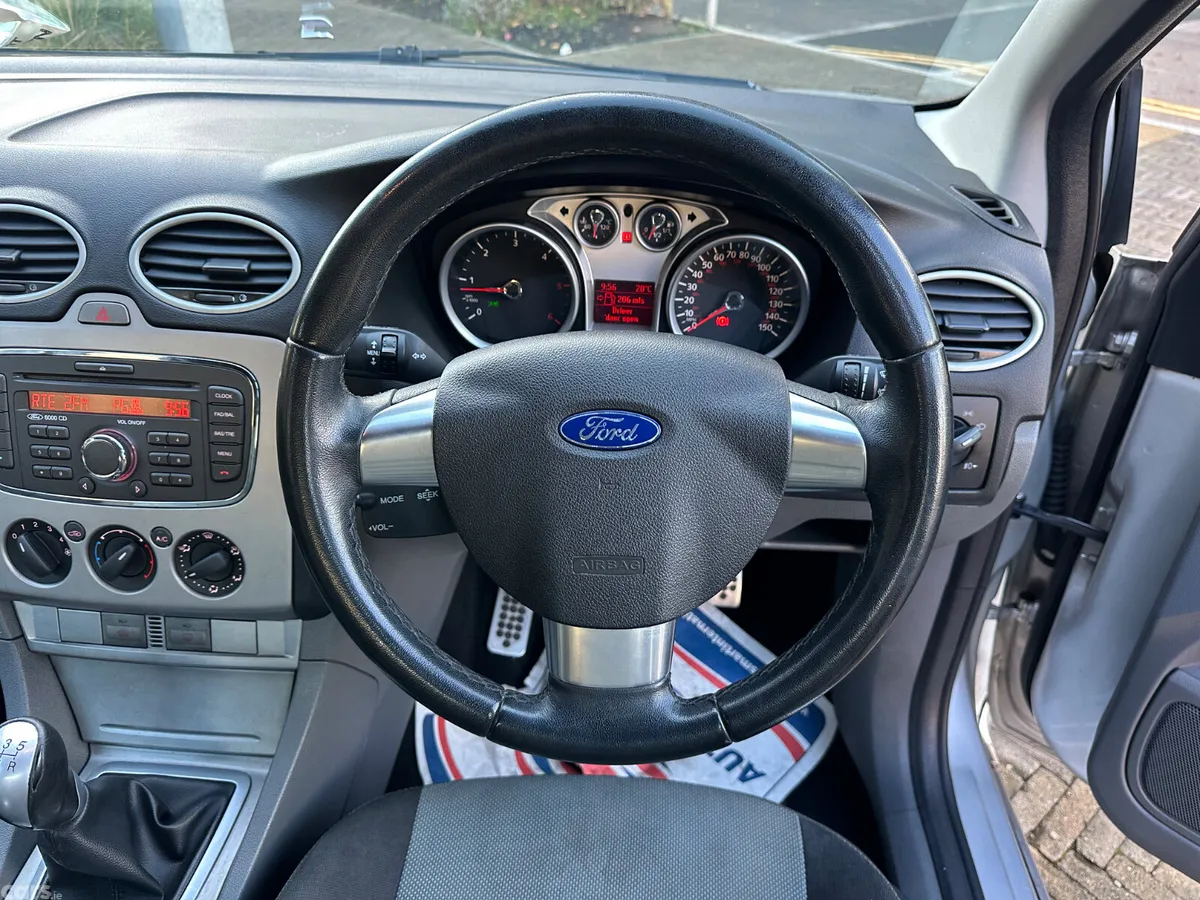Ford Focus Hatchback, Diesel, 2010, Silver