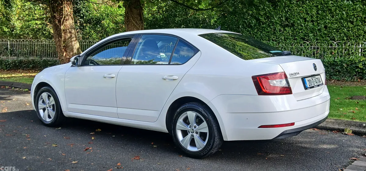 Skoda Octavia Saloon, Petrol, 2020, White