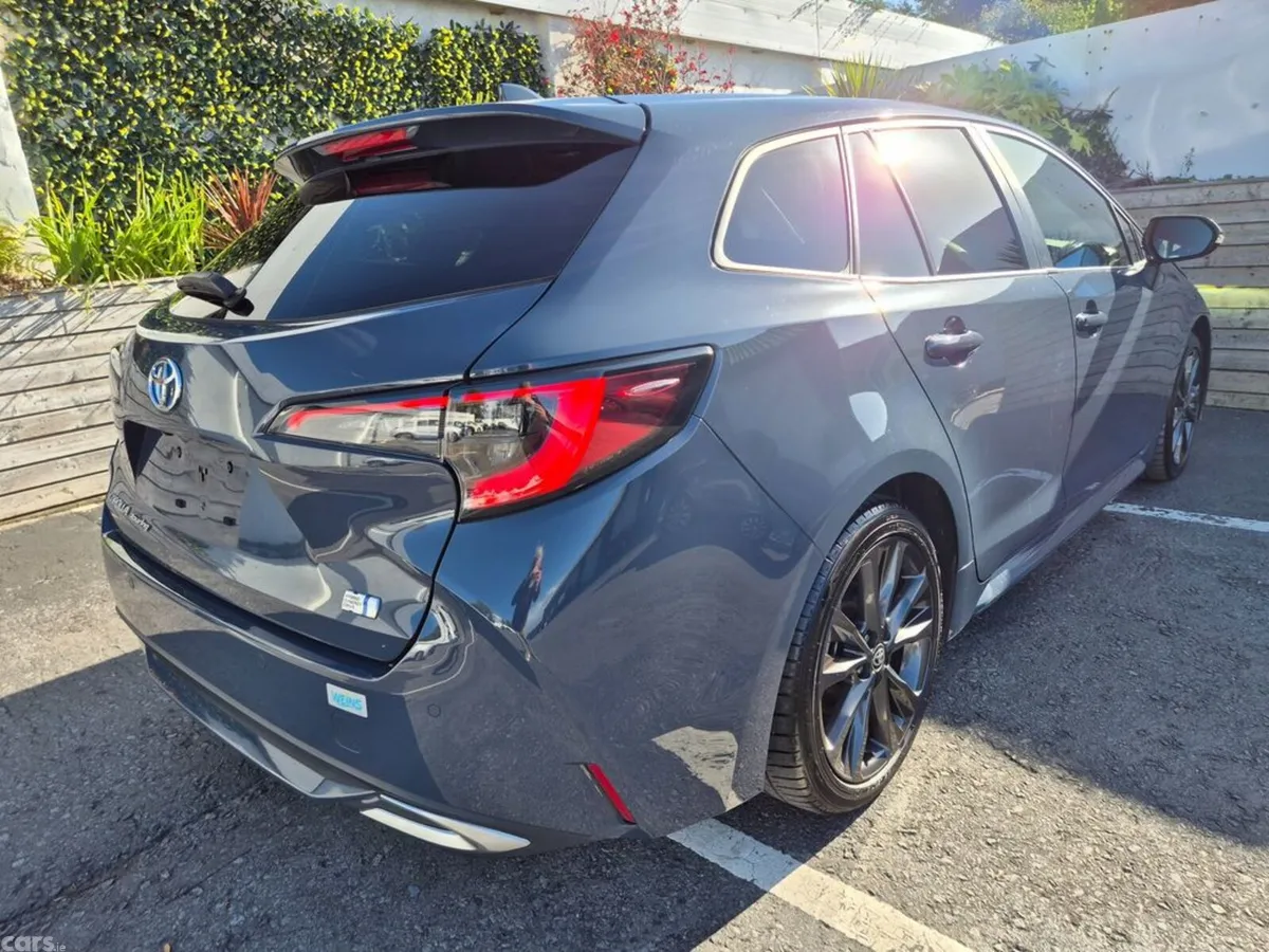 Toyota Corolla Estate, Petrol Hybrid, 2023, Grey