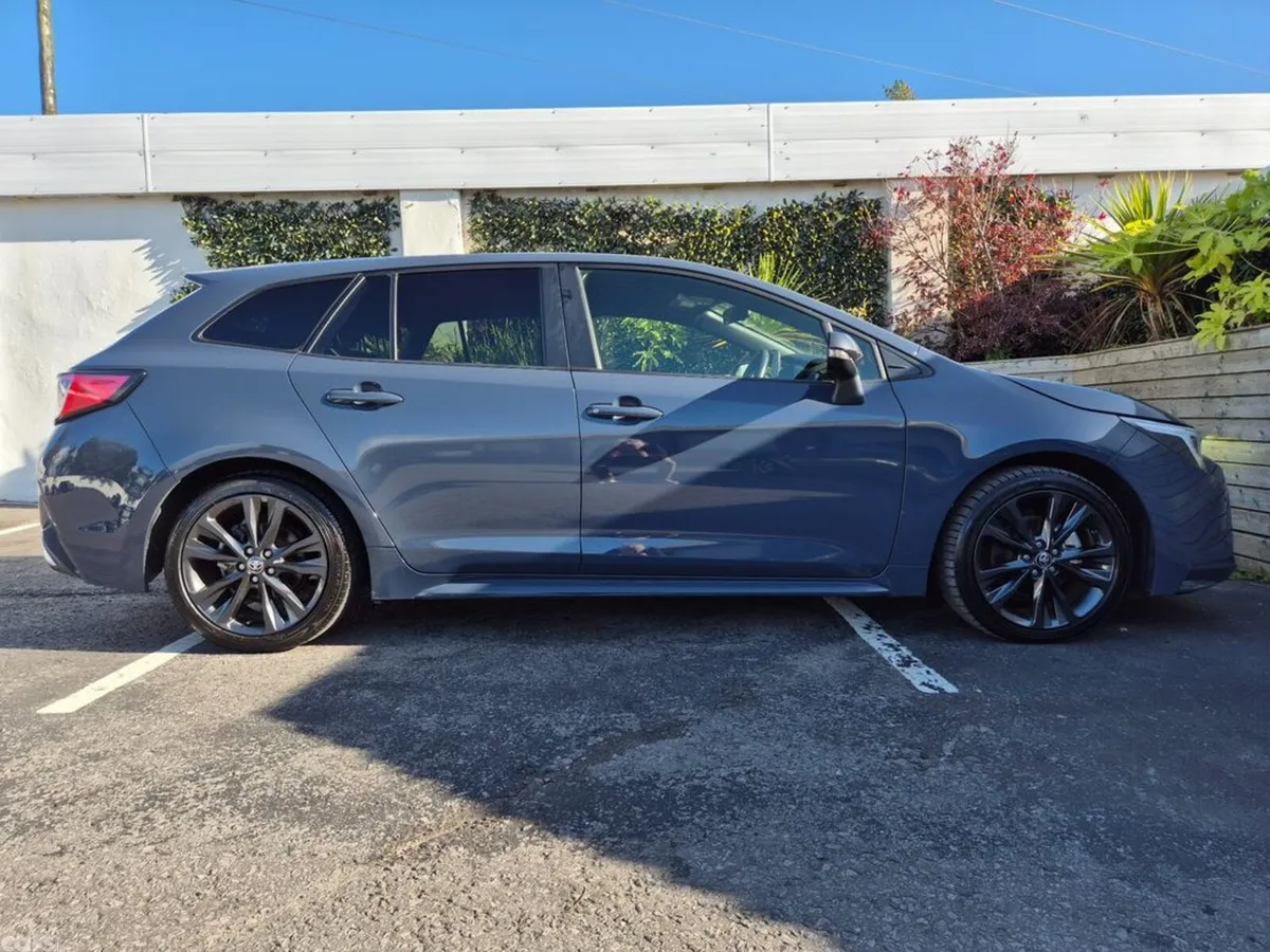 Toyota Corolla Estate, Petrol Hybrid, 2023, Grey