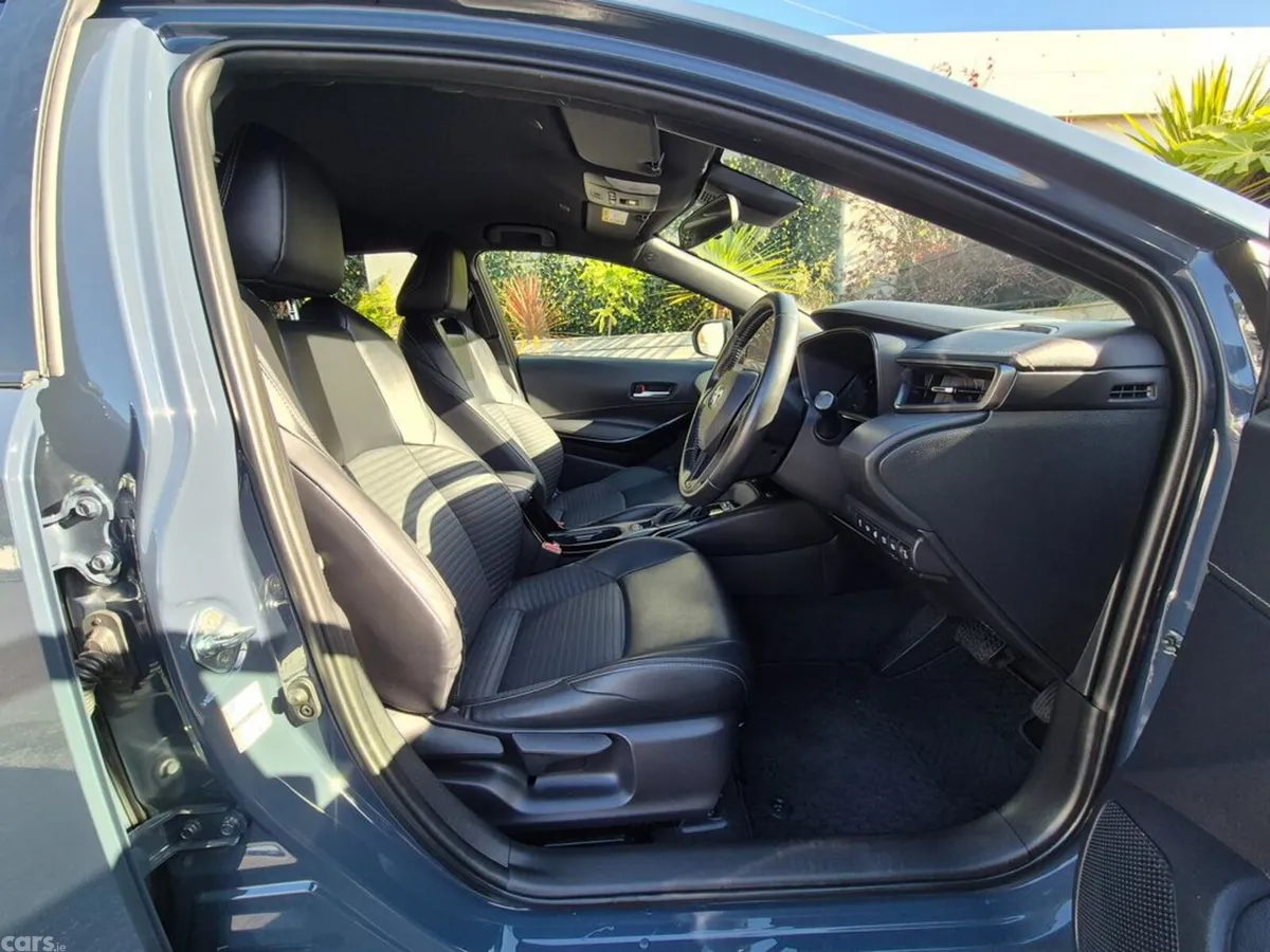 Toyota Corolla Estate, Petrol Hybrid, 2023, Grey