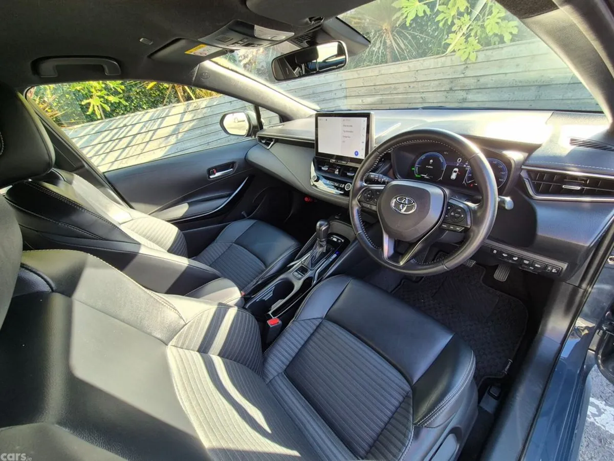 Toyota Corolla Estate, Petrol Hybrid, 2023, Grey