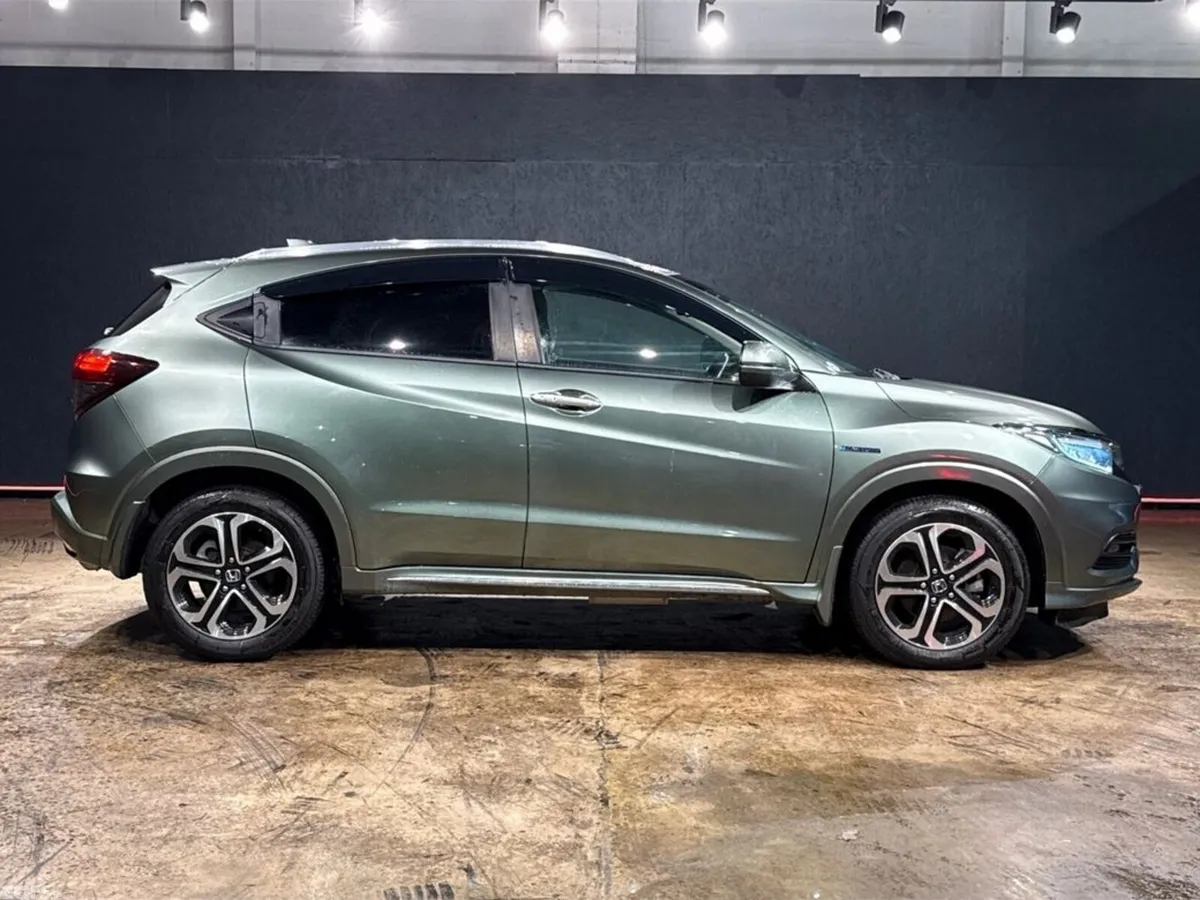 Honda Vezel SUV, Petrol Hybrid, 2020, Green