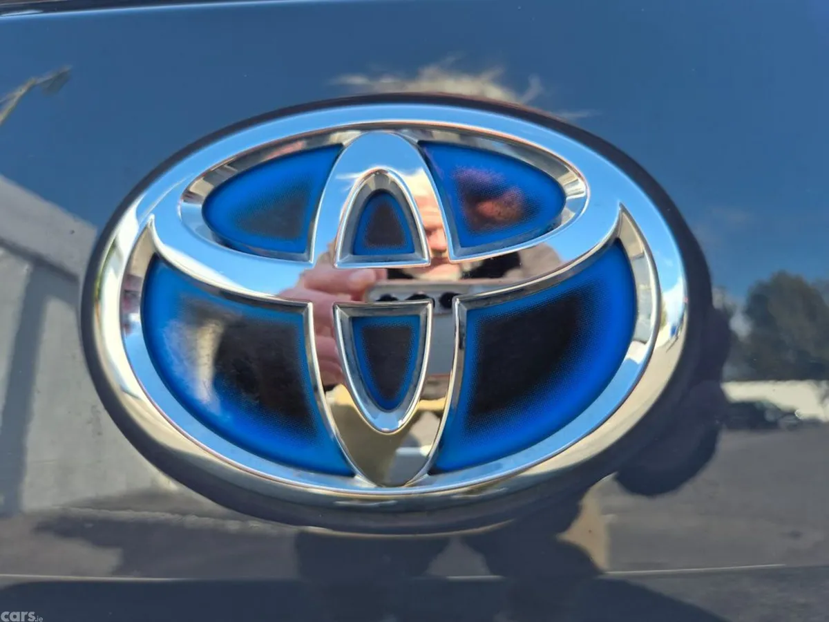 Toyota Corolla Estate, Petrol Hybrid, 2023, Grey