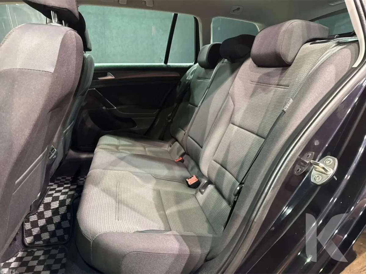 Volkswagen Golf Estate, Petrol, 2017, Black