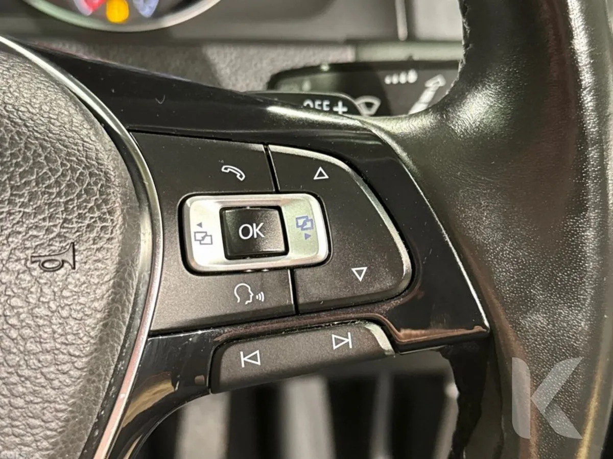 Volkswagen Golf Estate, Petrol, 2017, Black