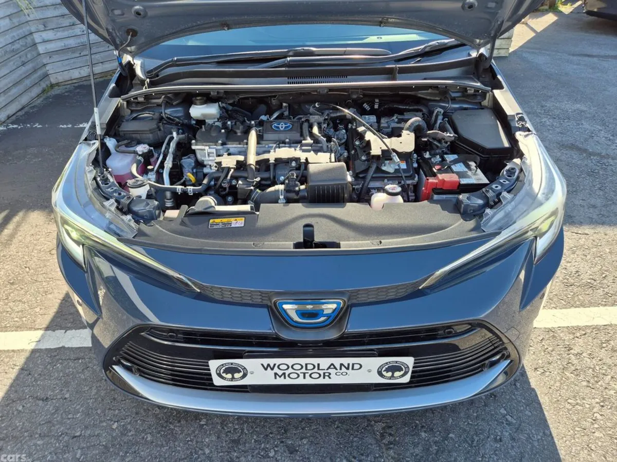 Toyota Corolla Estate, Petrol Hybrid, 2023, Grey