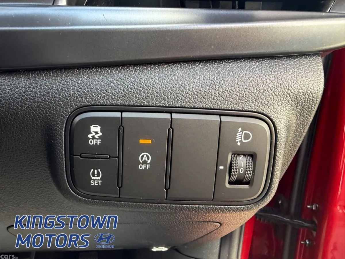 Hyundai i20 Hatchback, Petrol, 2024, Red