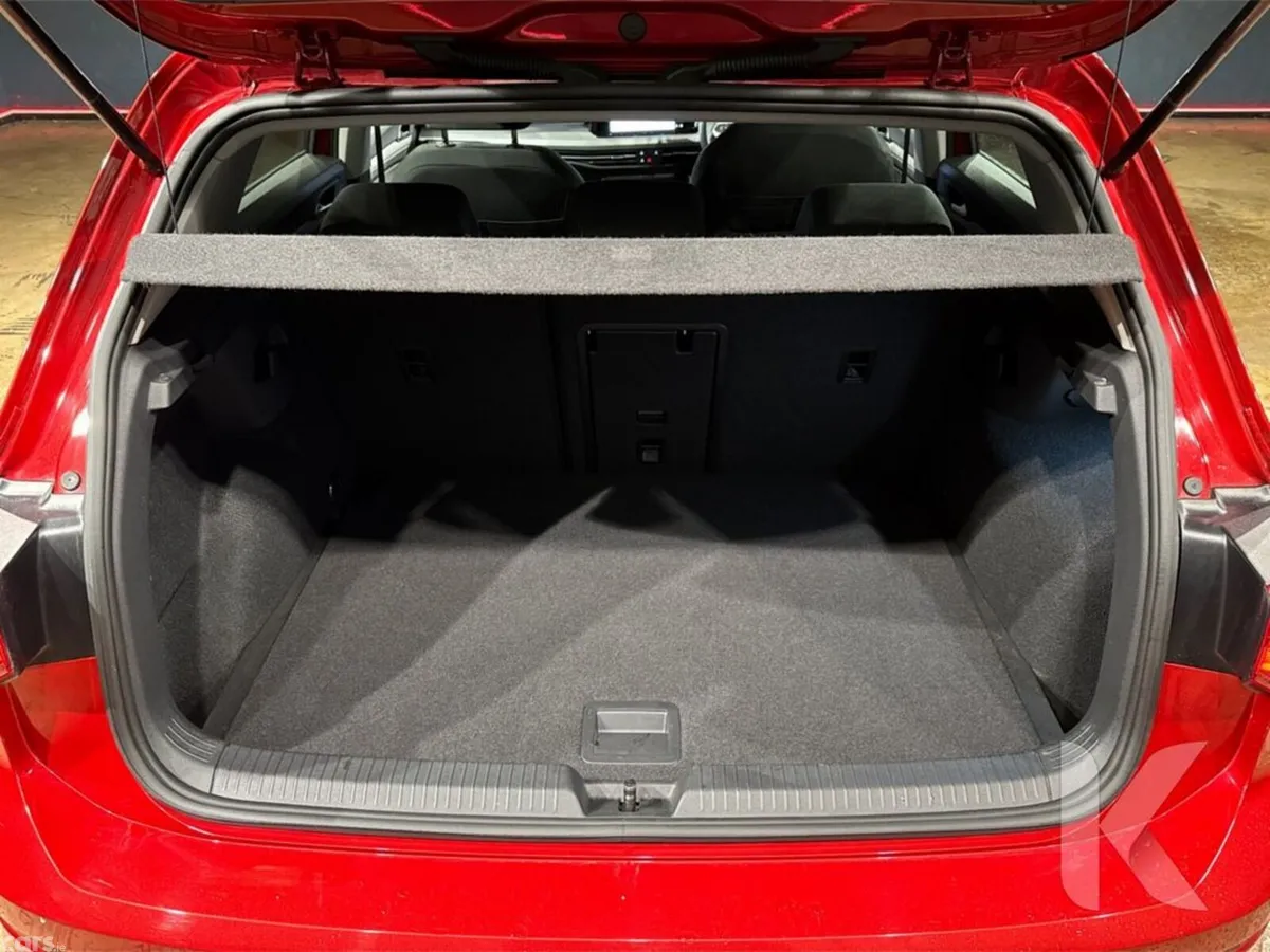 Volkswagen Golf Hatchback, Petrol Hybrid, 2023, Red