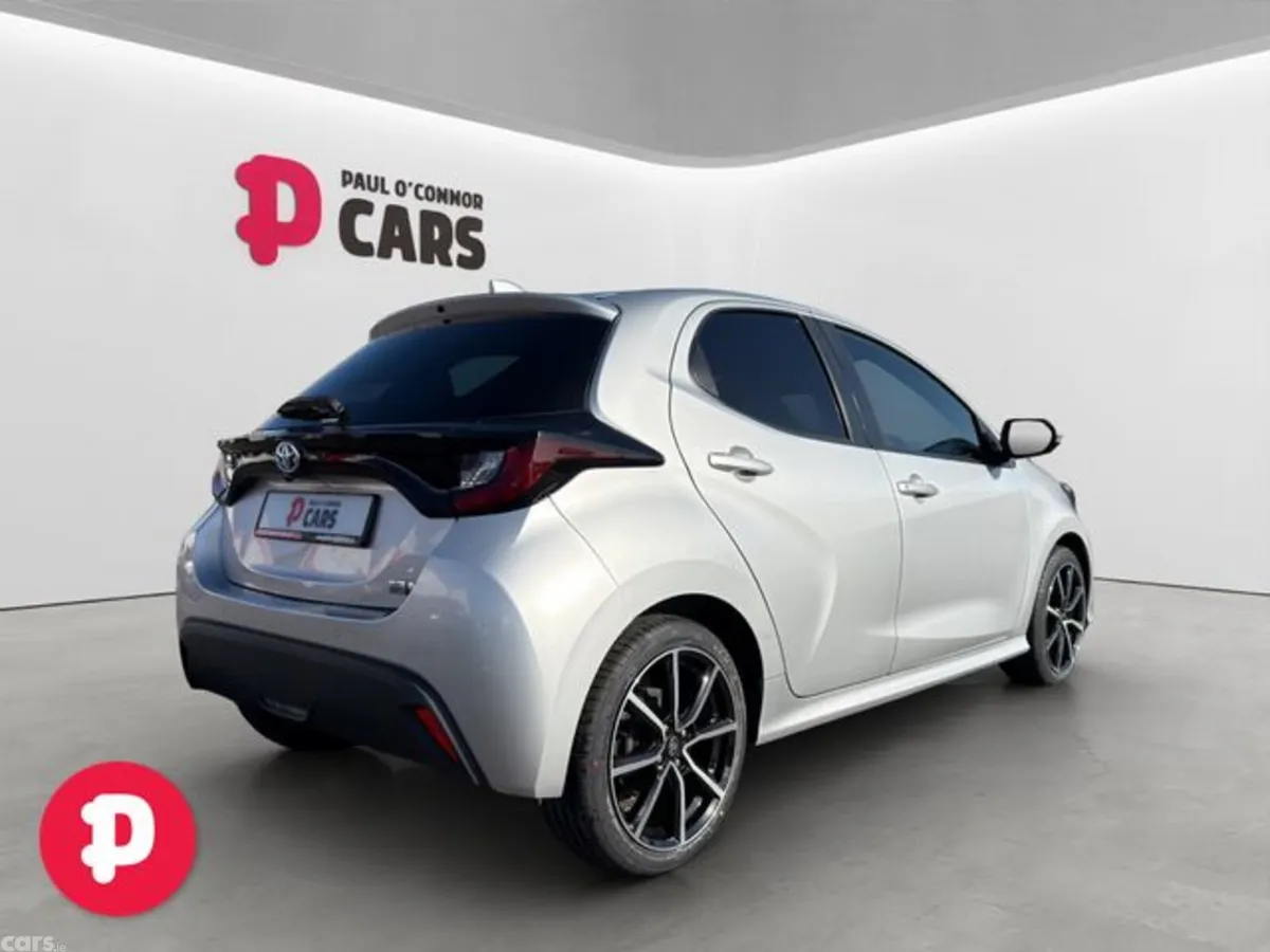 Toyota Yaris Hatchback, Petrol Hybrid, 2022, Silver