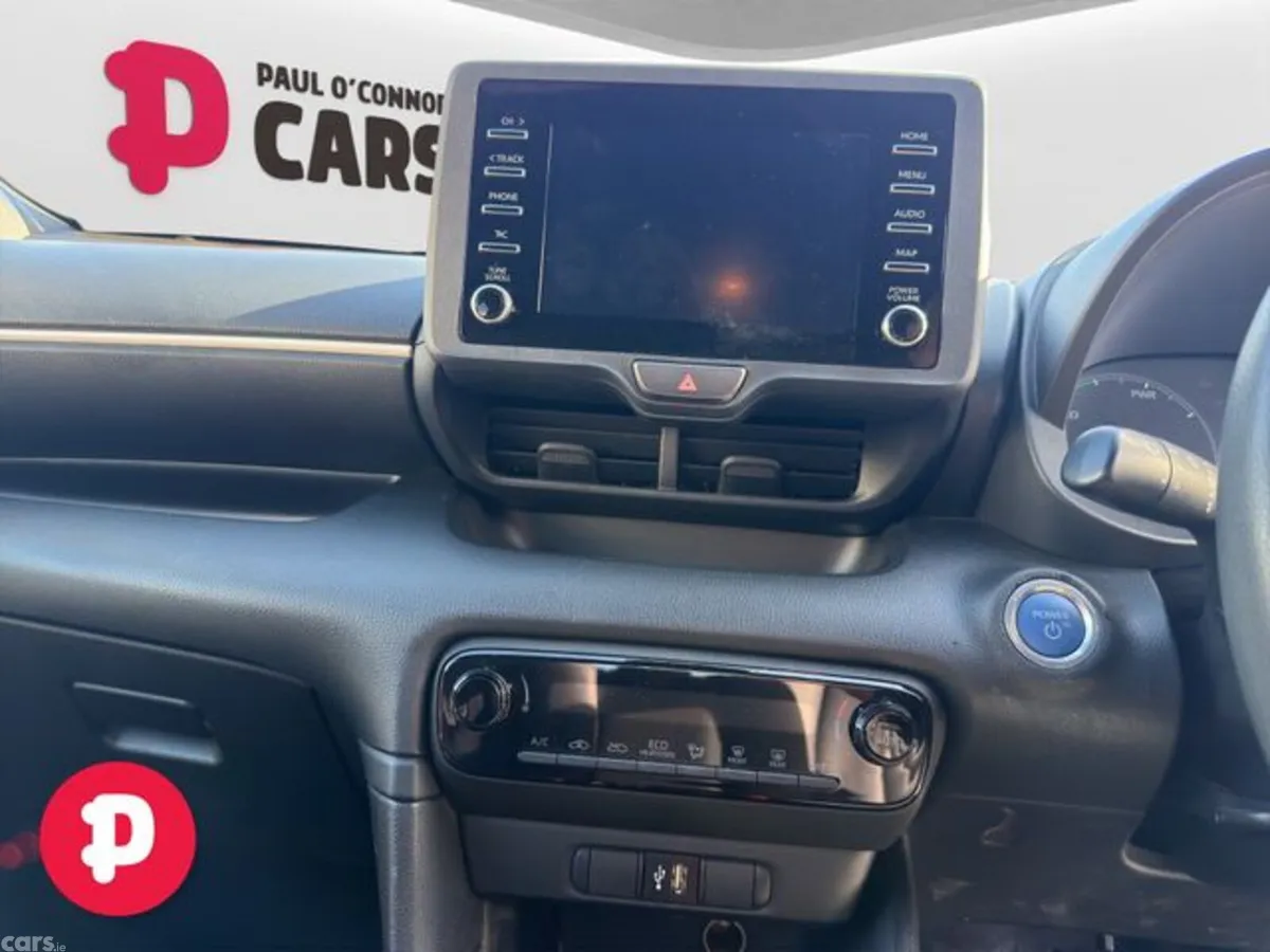 Toyota Yaris Hatchback, Petrol Hybrid, 2022, Silver