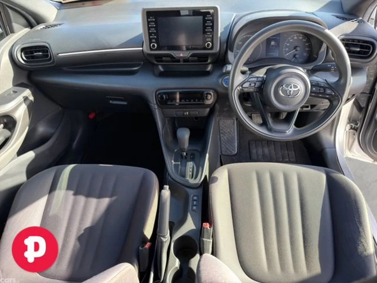 Toyota Yaris Hatchback, Petrol Hybrid, 2022, Silver